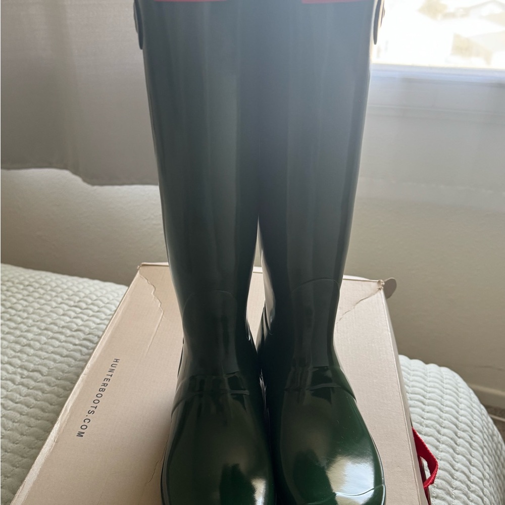 Hunter Women's Classic Dark Green Rain Boots